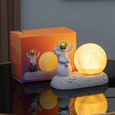 New exotic space astronaut night light, table ornament reading lamp