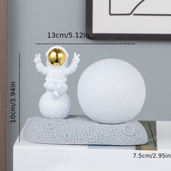 New exotic space astronaut night light, table ornament reading lamp