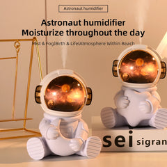 Creative Astronaut Model Humidifier Cotton Swab Air Humidifier Home Quiet USB Rechargeable Home Desktop Gift Star Moon Diffuser